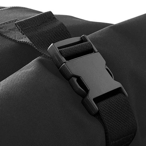 Detailansicht Roll-Top Backpack BG855, eingerollter Rollverschluss mit Schnallen