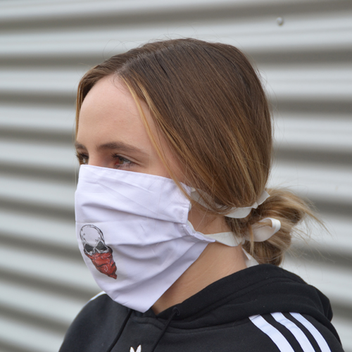 Mund- und Nasen-Maske weiß waschbar Baumwoll/Polyester Mischgewebe auch zum Besticken geeignet