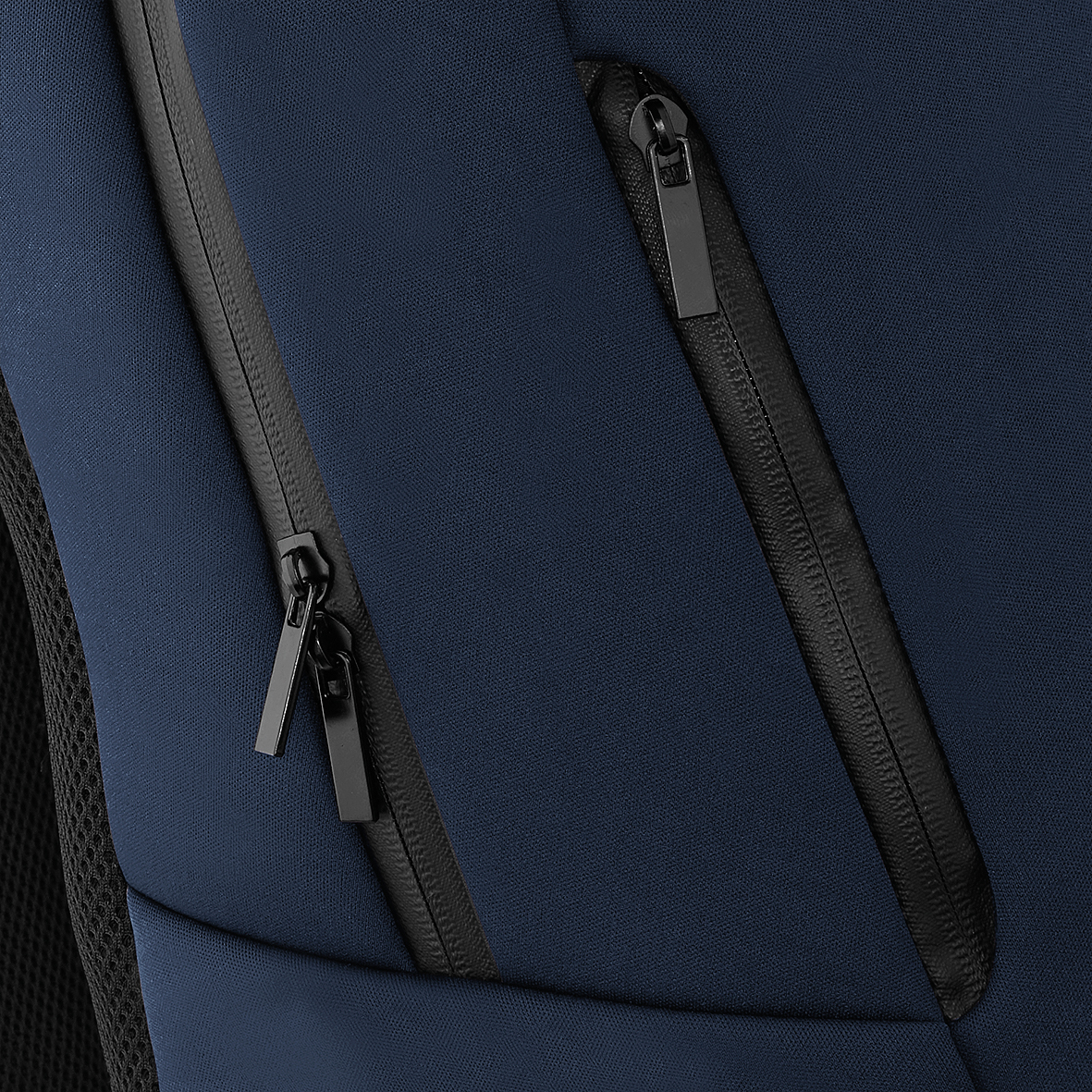 Scuba Backpack BG168 bedrucken – Detailansicht Laptopfach in Navy
