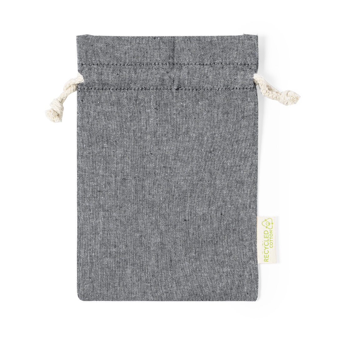 Geschenkbeutel Zuziehbeutel recycled cotton Größe S in Schwarz karzak als Flachansicht mit Logo bedrucken taschenprint.de