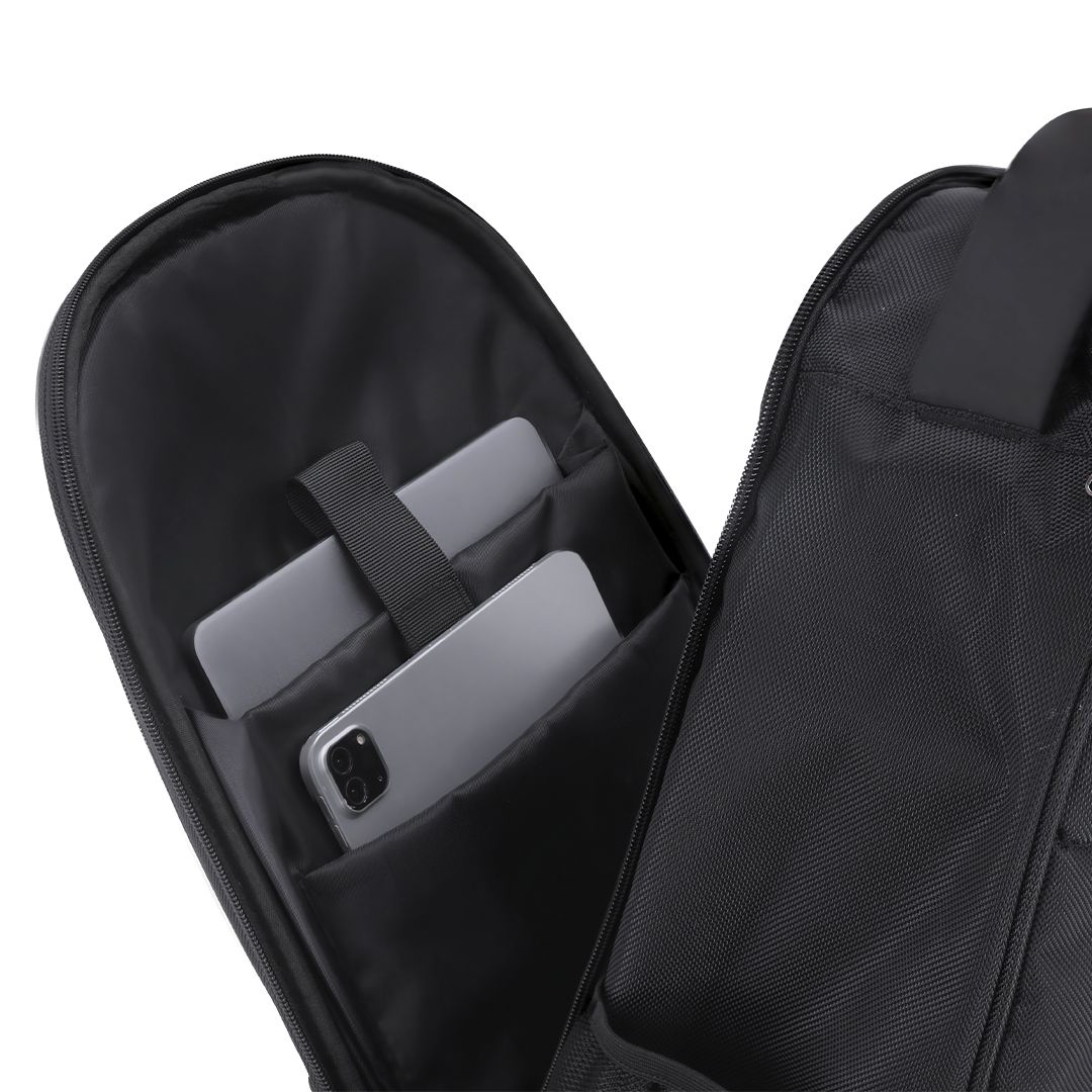 Business Trolley Rucksack Mirel bedrucken – Detailansicht Laptop- und Tabletfach in Schwarz
