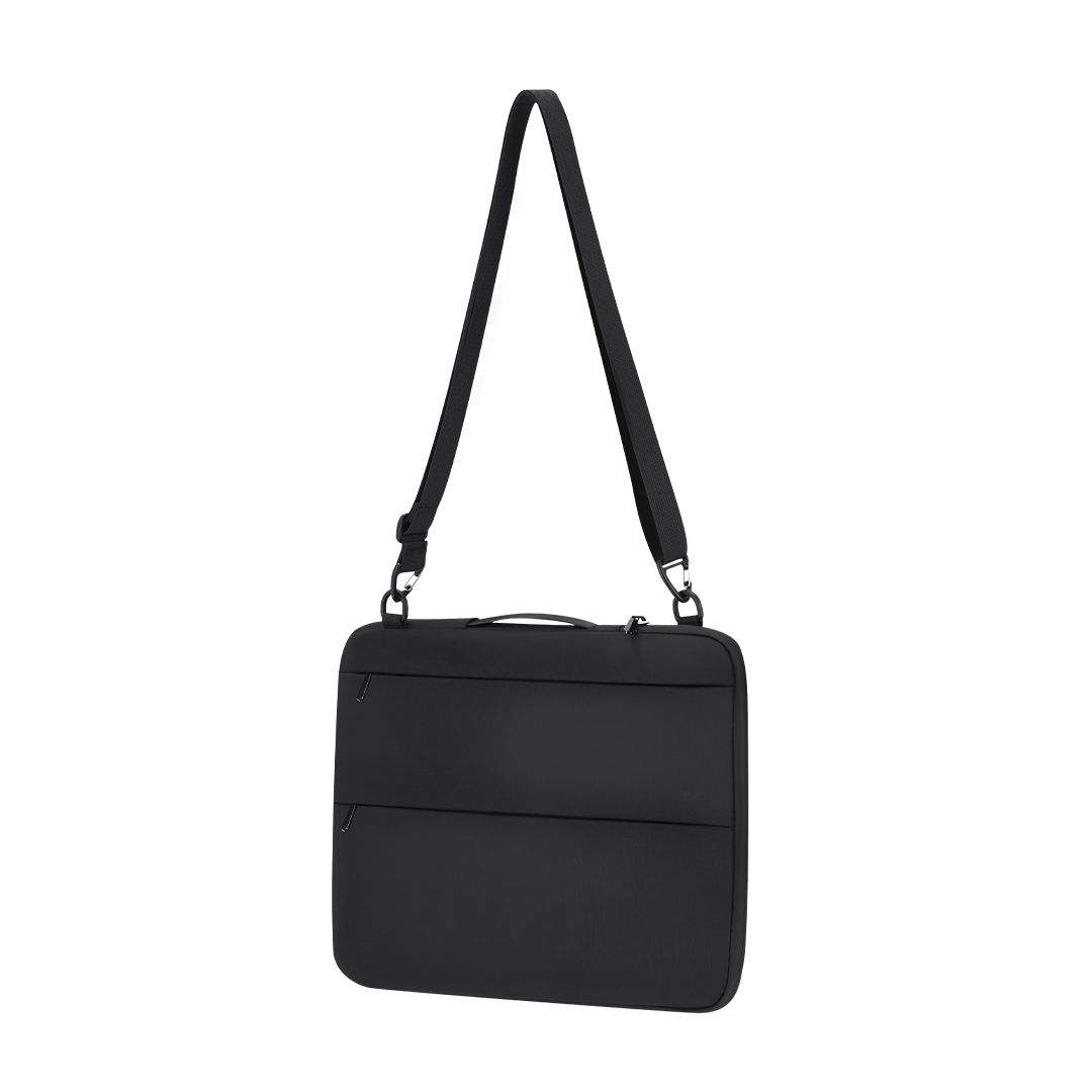 Laptoptasche Elara Oxford Gewebe bedrucken – Ansicht als Umhängetasche in Schwarz