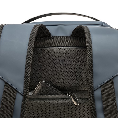 Reiserucksack Journey PU wasserbeständig bedrucken – Detailansicht diebstahlsichere Rückentasche in Blau